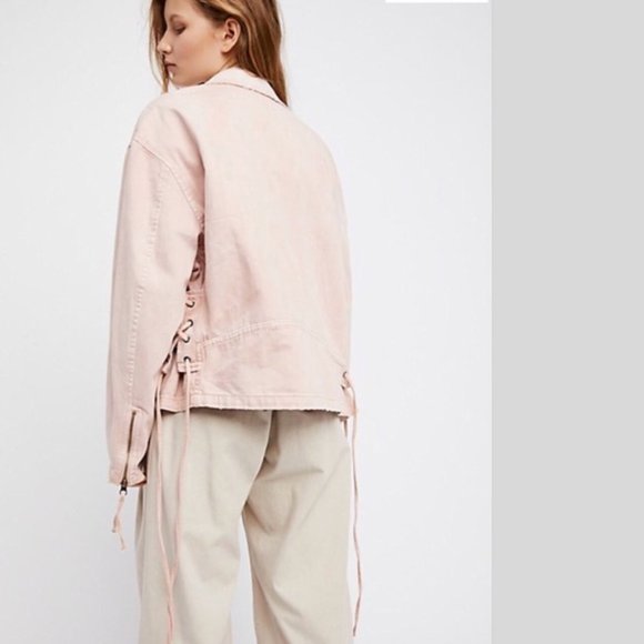๐๏ธ FREE PEOPLE  Oversized Moto Denim Jacket - Picture 6 of 7